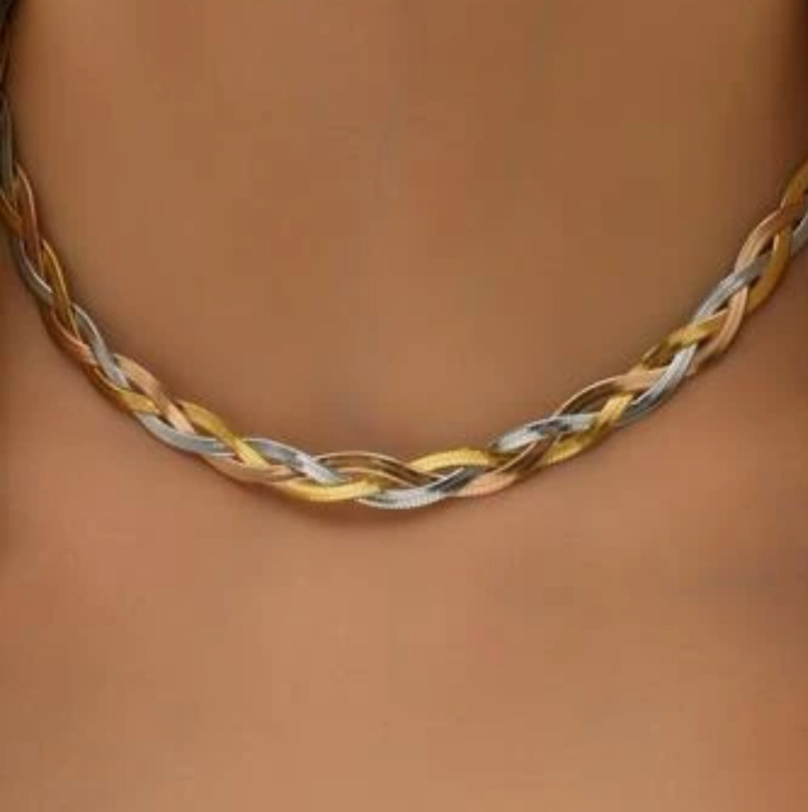 Tri-coloured necklace